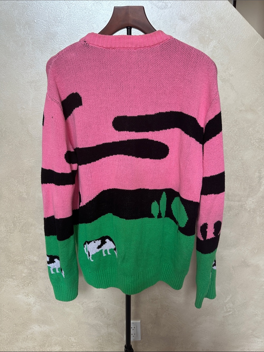 CECANY Cow Crewneck Sweater size medium - Picture 12 of 16
